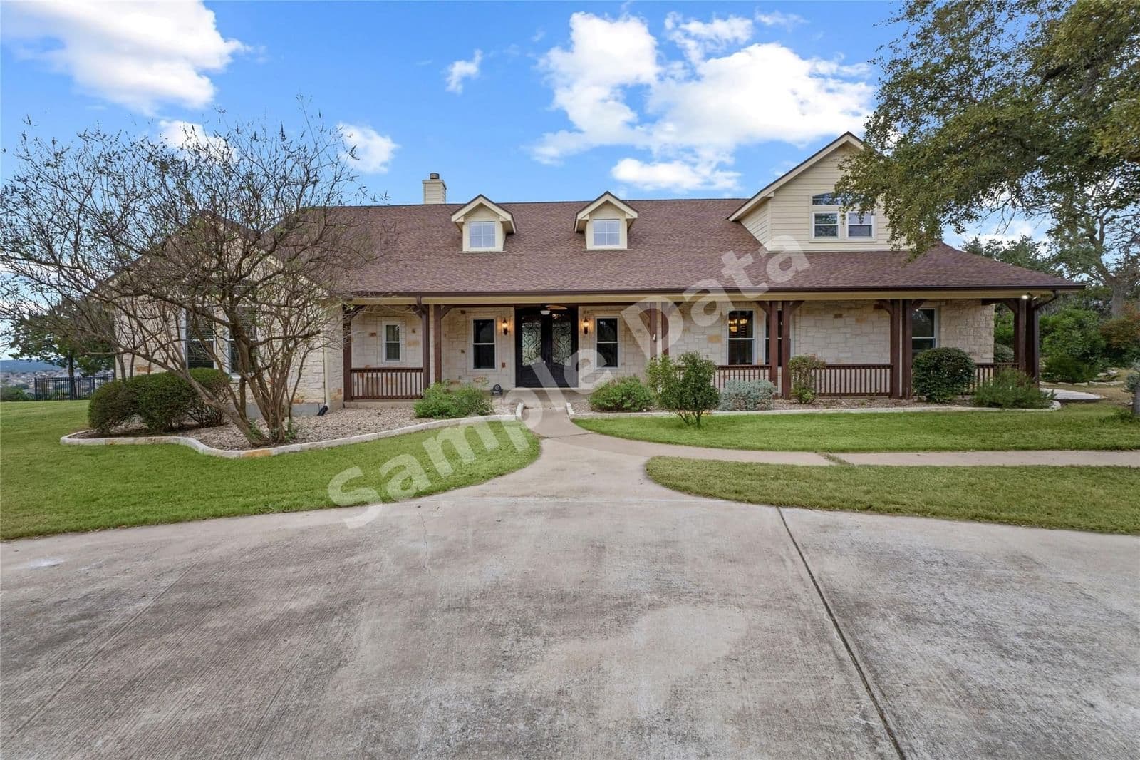 1402 Camelback Leander