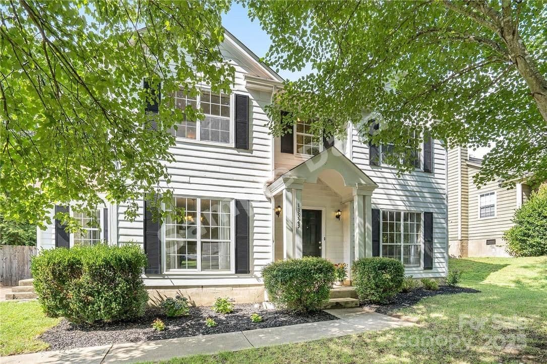 13523 Gatestone Pineville