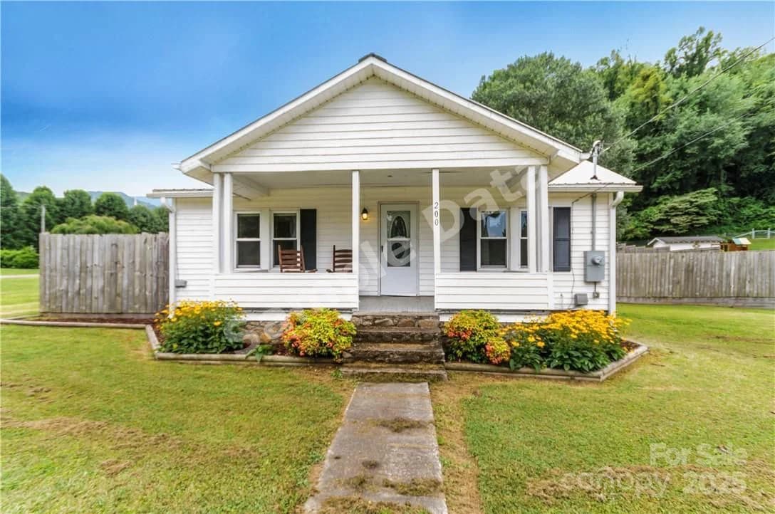 200 Hendrix Waynesville