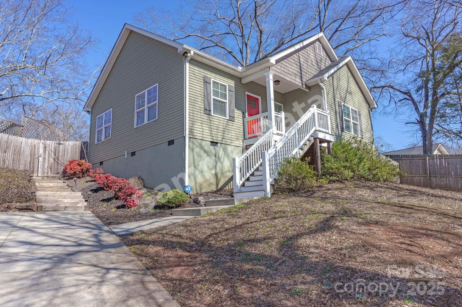 305 Lowndes Hill Greenville