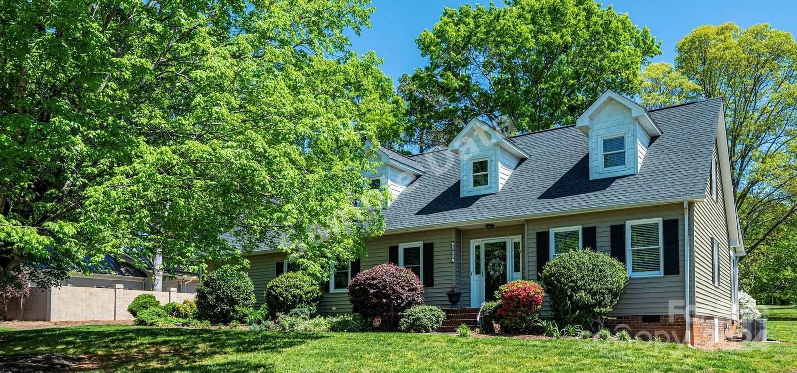 4057 Wandering Hickory