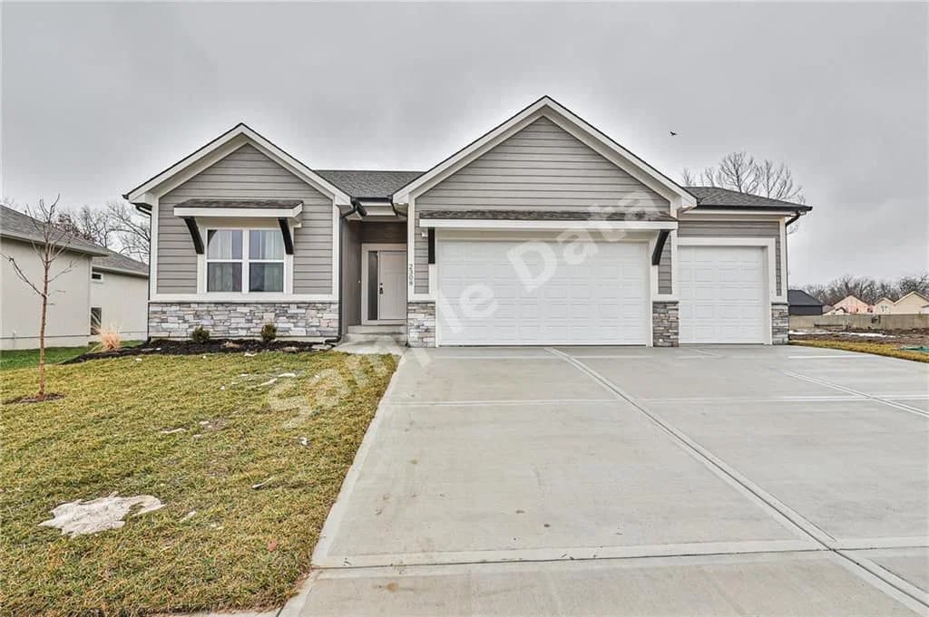 1005 Crestwood Grain Valley