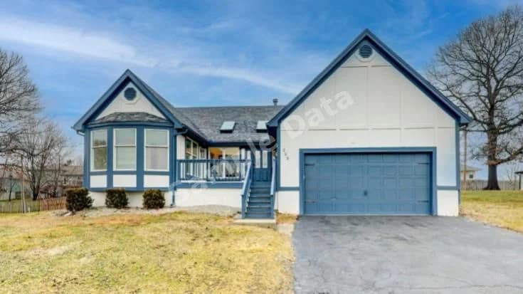 208 102nd Terrace, Kansas City, MO, 64155