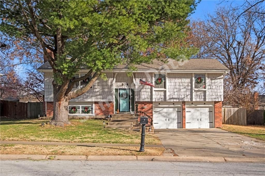 304 Lindenwood Olathe