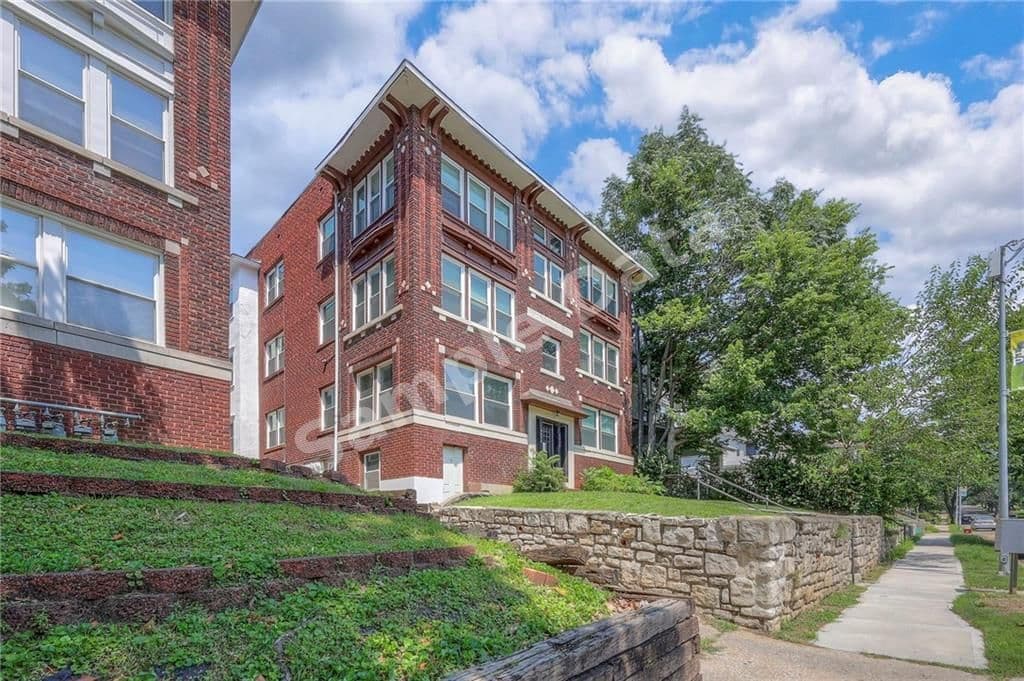 4220 Harrison Street, Kansas City, MO, 64110 photo 1