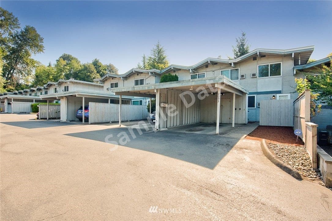 2093 Kent Des Moines Des Moines