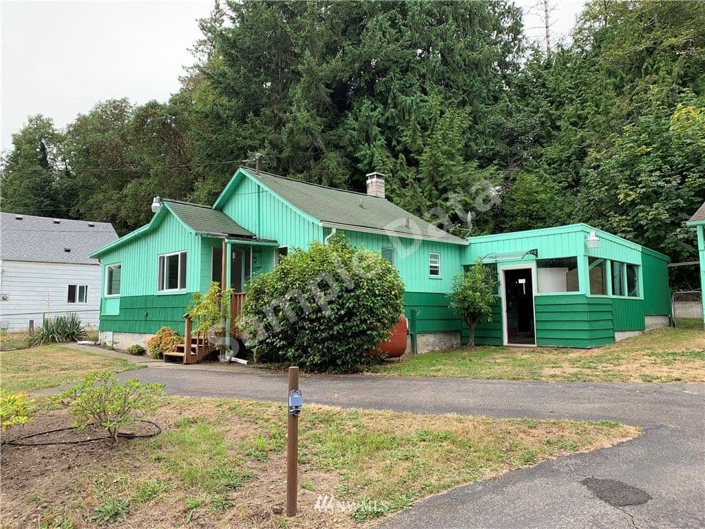 3815 Perry Bremerton