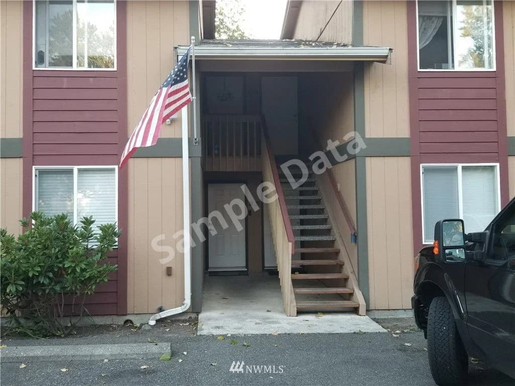 10214 13th Ave Tacoma