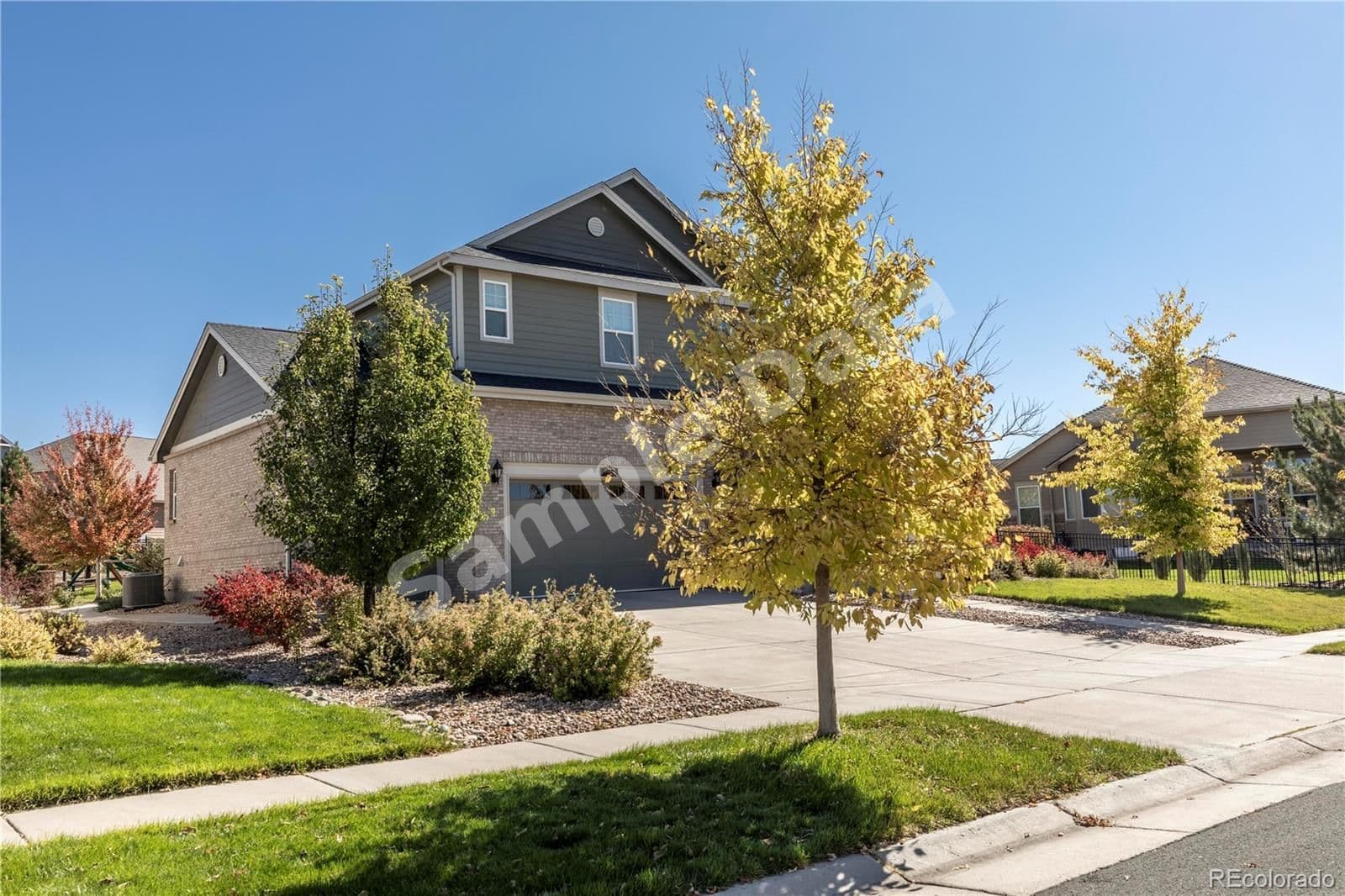 8142 Country Club Aurora