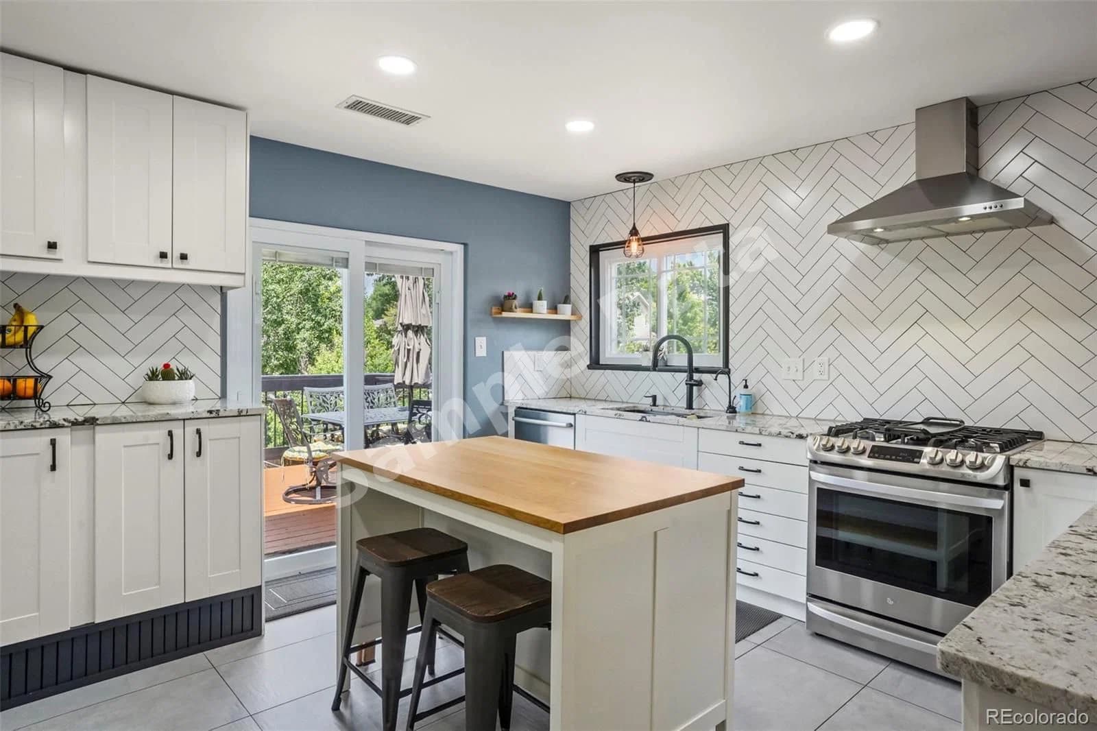 7947 Brook Littleton