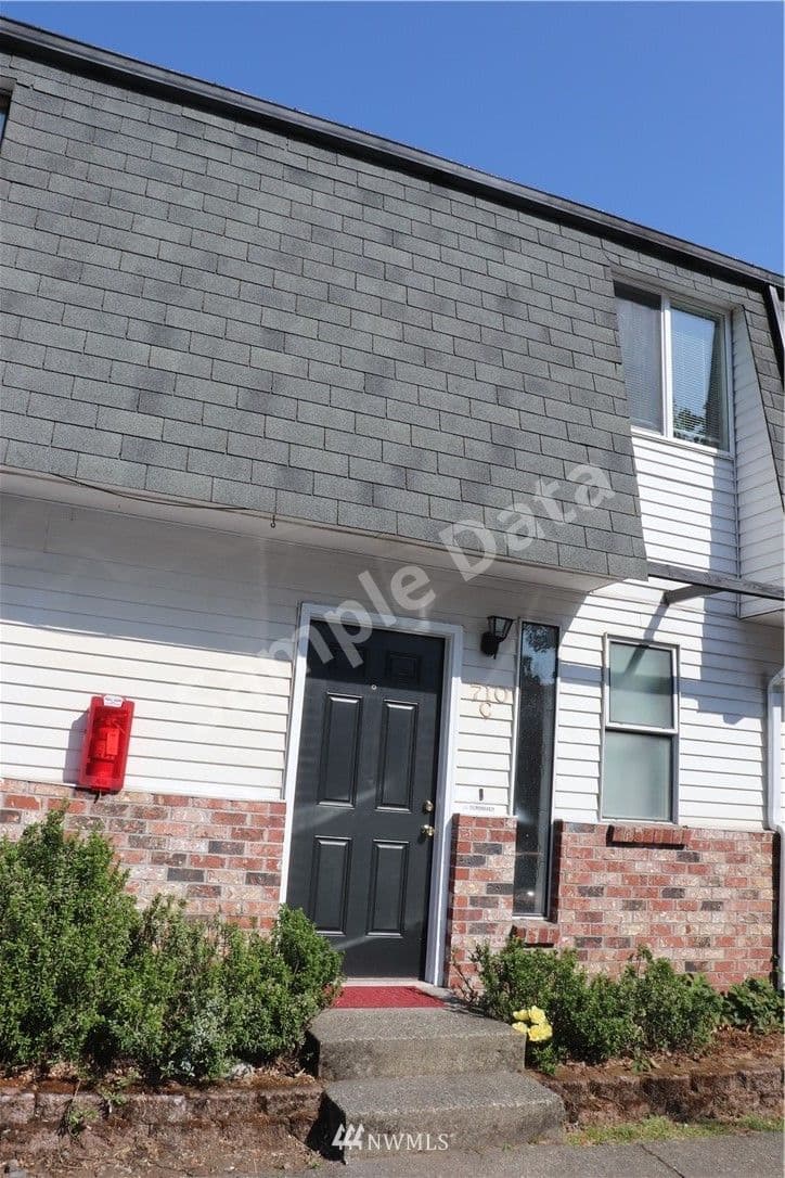 710 10th Auburn